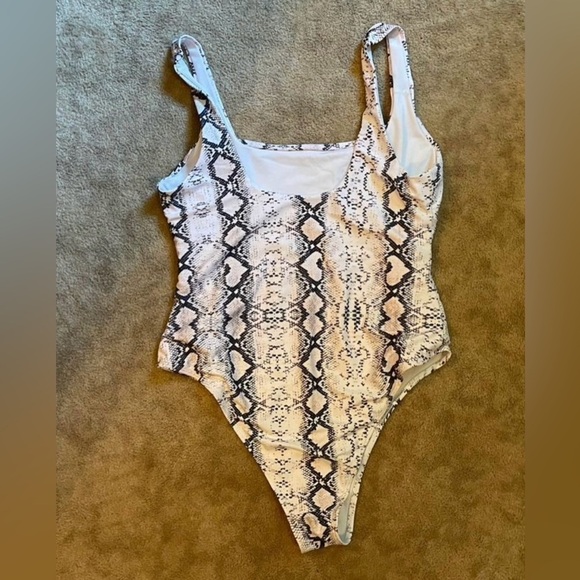 One Piece Swimsuit No Brand XL - Picture 3 of 5